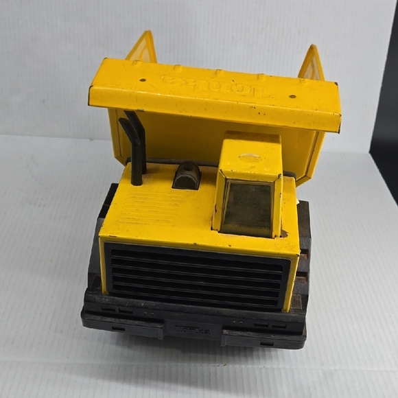 Tonka Classic Metal Turbo Diesel Yellow Dump Truck - Picture 3 of 16